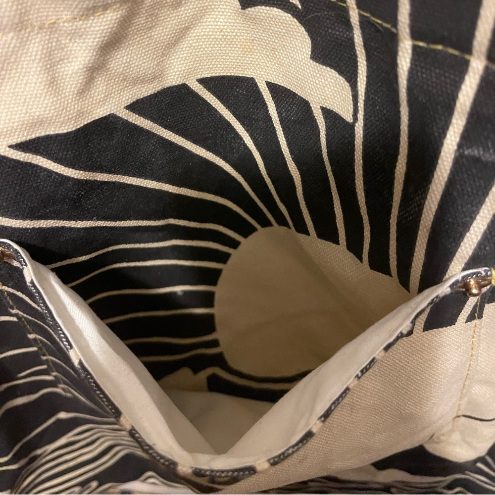 BDG Printed Tote Bag - Picture 3 of 7
